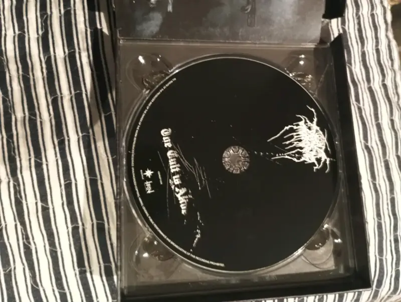 CD Darkthrone The Cult is Alive Edición Especial - 2