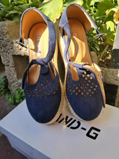Sandalias de cuña azul marino para mujer - miniatura 1
