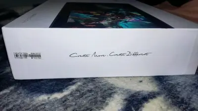 Tableta gráfica Huion Kamvas 13 con lápiz digital - miniatura 2