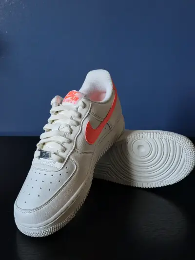 Zapatillas Nike Air Force 1 Blancas y Naranjas - miniatura 3