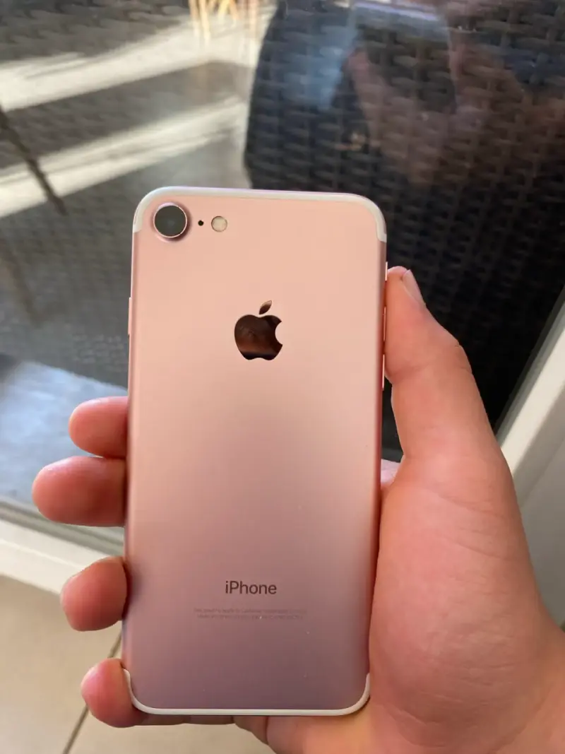 iPhone 7 bloqueado para repuesto - 1