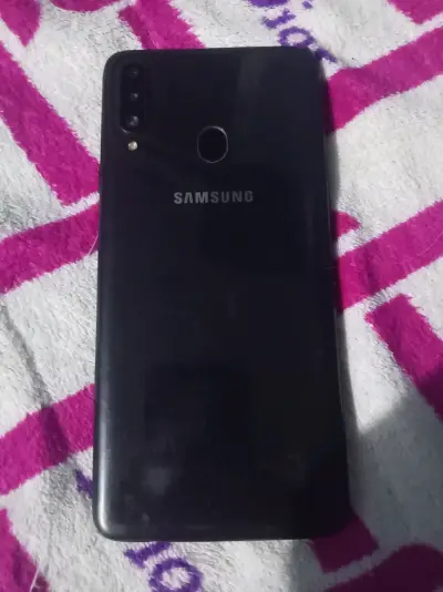 Samsung Galaxy A20s en buen estado - miniatura 1