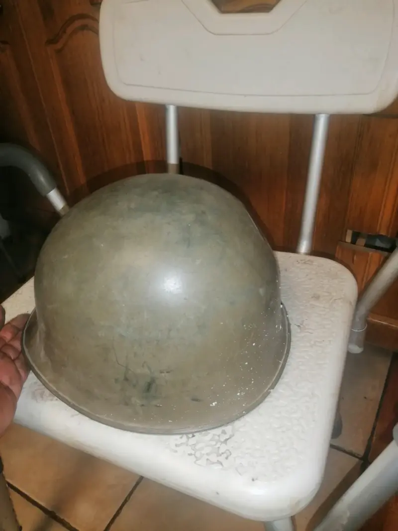 Casco militar vintage color verde - 2