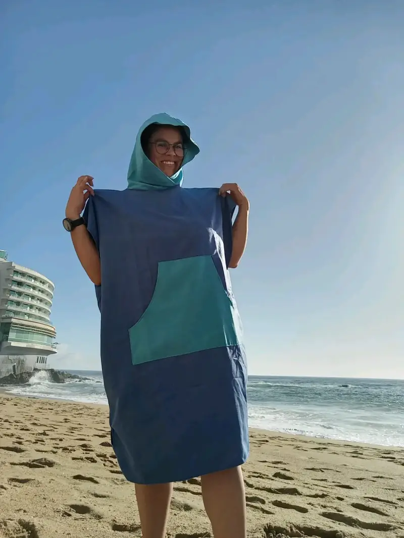 Poncho de playa unisex con capucha y bolsillo - 6