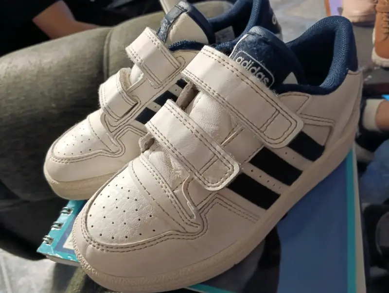Zapatillas deportivas blancas para niños Adidas - 1