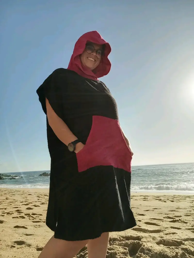 Poncho de Playa con Capucha y Bolsillo - 1