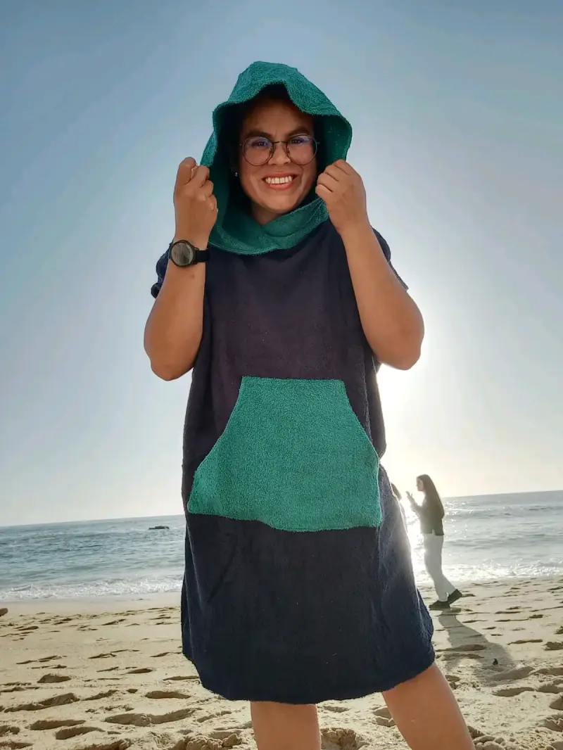 Poncho de Playa con Capucha y Bolsillo - 5
