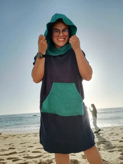 Poncho de Playa con Capucha y Bolsillo - miniatura 5