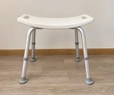 Banqueta de ducha ajustable para baño - miniatura 1