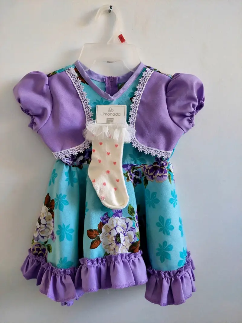 Vestido de niña floral con calcetines. - 1