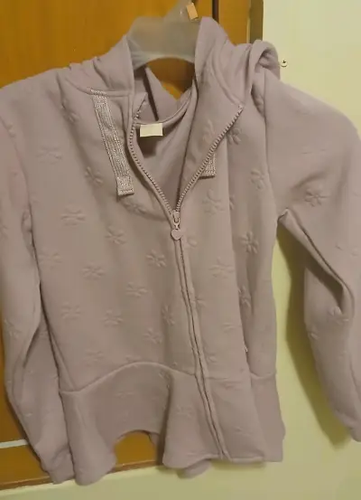Polerón de niña con capucha talla 12 - miniatura 1
