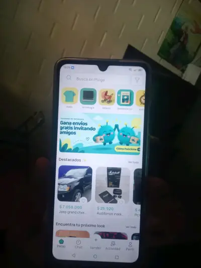 Smartphone ZTE con cámara circular - miniatura 2
