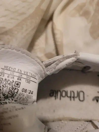 Zapatillas Adidas blancas para niños talla 23 - miniatura 1