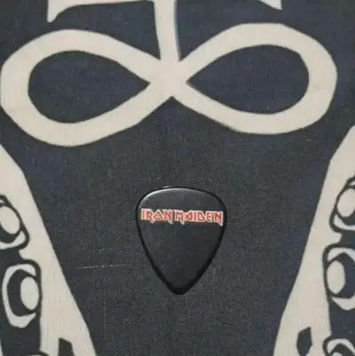 Púa de guitarra Iron Maiden edición especial - miniatura 1