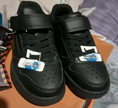 Zapatillas negras para niños Skechers lavables - miniatura 4