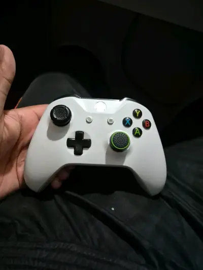 Consola Xbox One S 512g con mando - miniatura 6