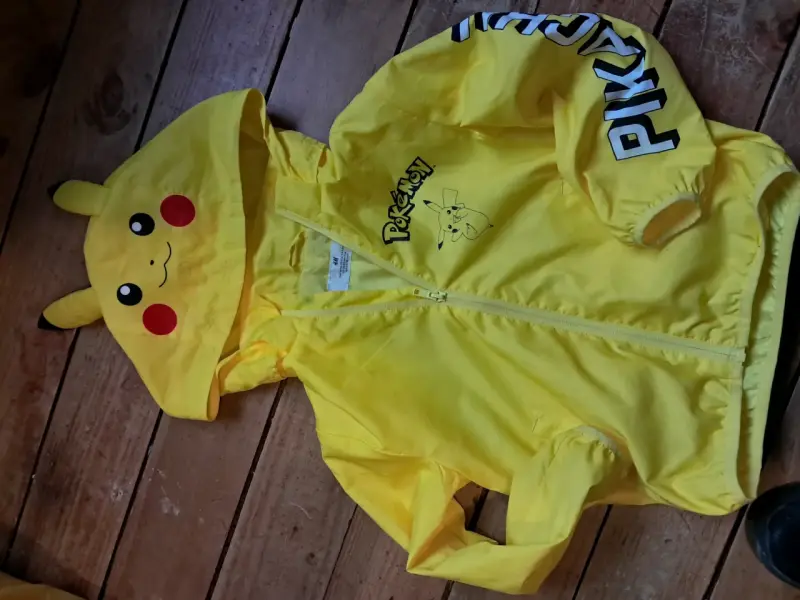 Chaqueta amarilla Pikachu para niños - 2