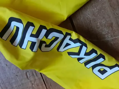 Chaqueta amarilla Pikachu para niños - miniatura 3