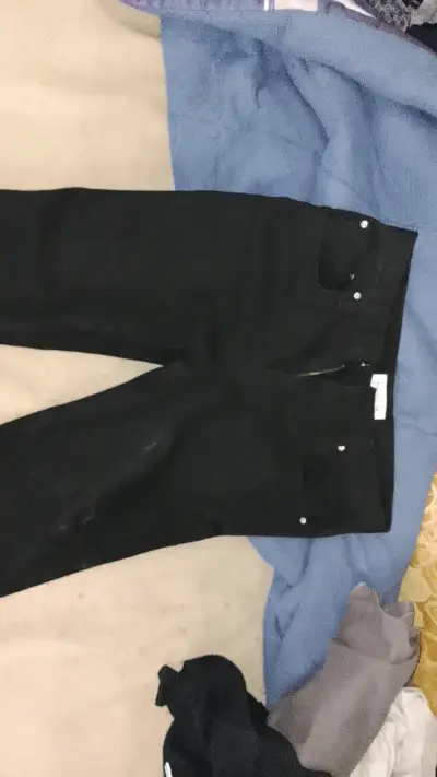 Pantalones negros de mezclilla para hombre - miniatura 1
