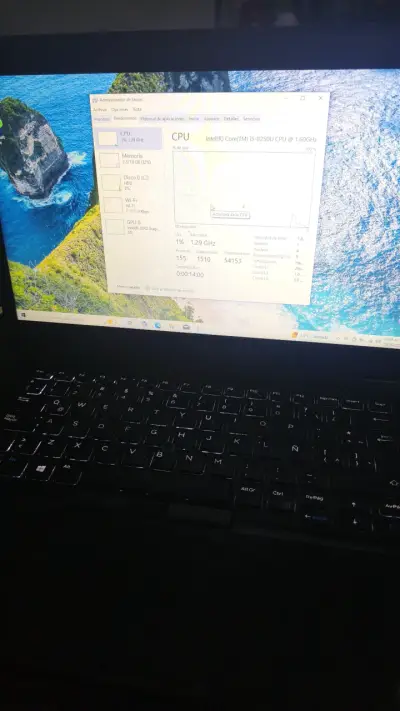 Laptop Dell Latitude 5490 con Intel Core i5,  14" - miniatura 2