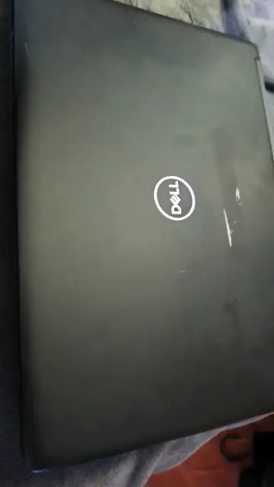 Laptop Dell Latitude 5490 con Intel Core i5,  14" - miniatura 3