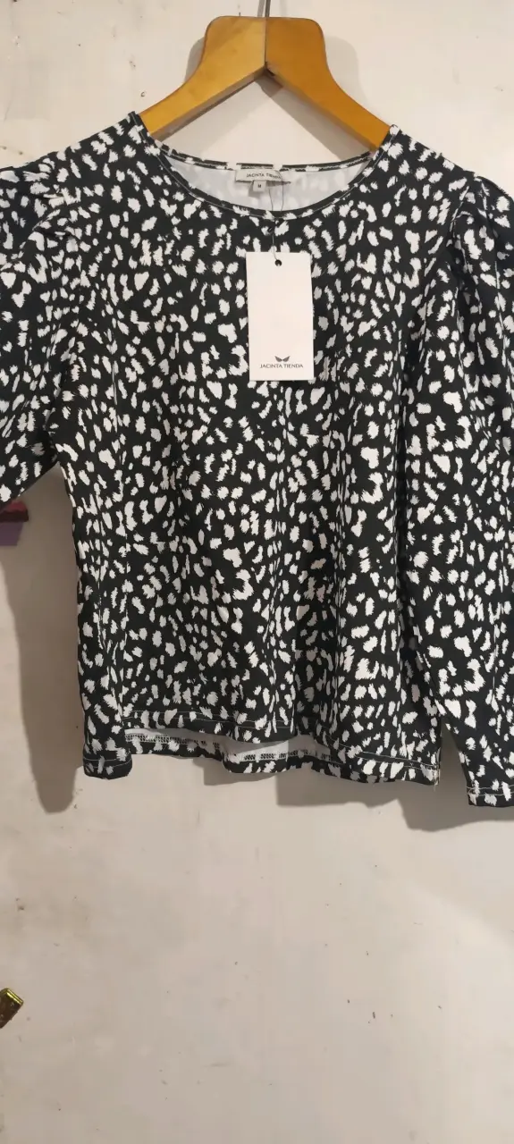 Blusa estampada negra y blanca Jacinta Tienda - 1