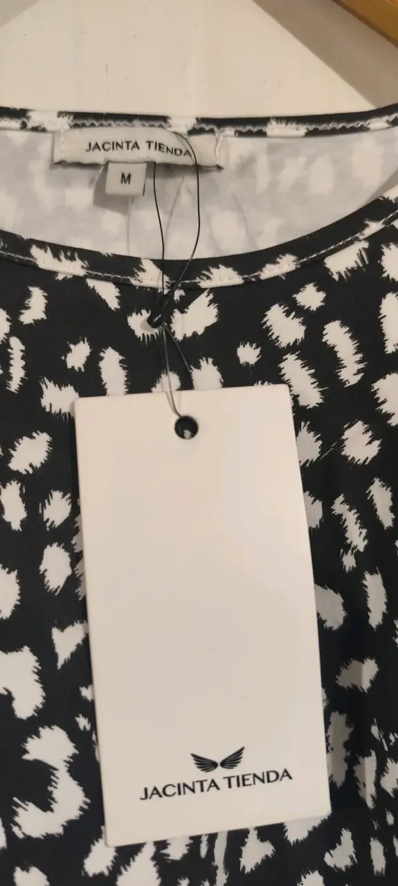 Blusa estampada negra y blanca Jacinta Tienda - 4