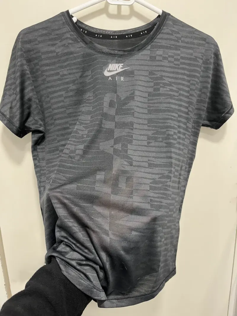 Polera deportiva Nike Air negra para mujer - 2