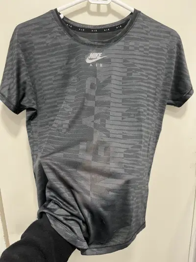 Polera deportiva Nike Air negra para mujer - miniatura 2