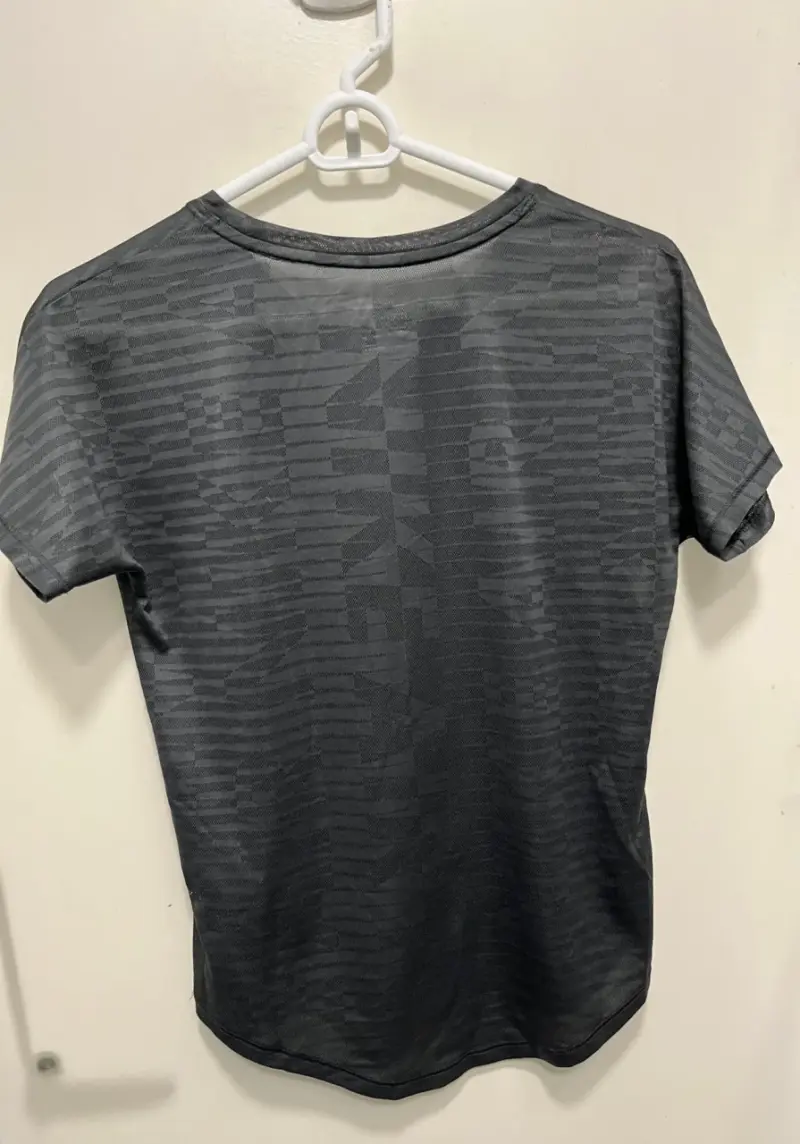 Polera deportiva Nike Air negra para mujer - 3