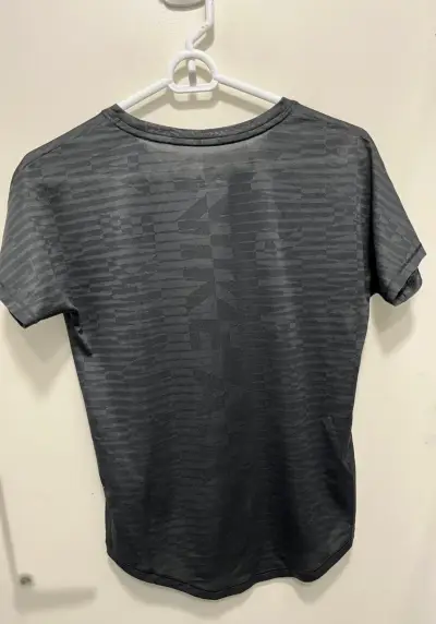 Polera deportiva Nike Air negra para mujer - miniatura 3