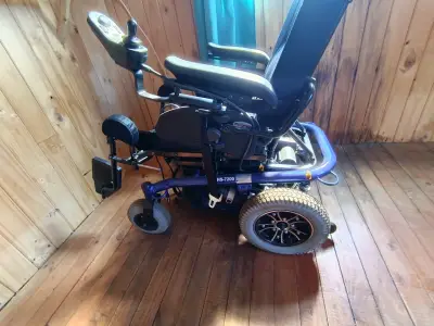 Silla de ruedas eléctrica CTM HS-7200 azul - miniatura 1