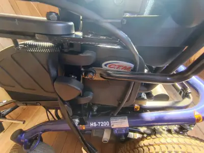Silla de ruedas eléctrica CTM HS-7200 azul - miniatura 5