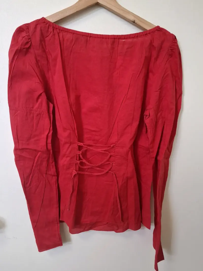 Blusa roja de manga larga para mujer - 3