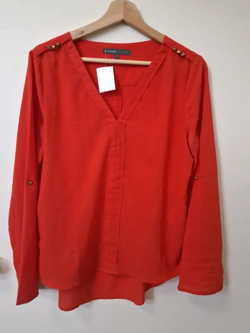 Blusa naranja de mujer con detalles en hombros - 2