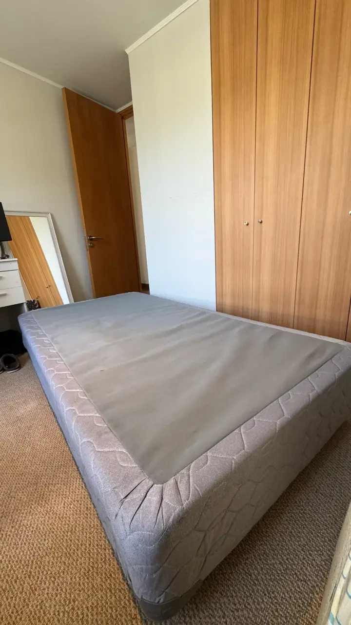 Cama con colchón incluido - 1