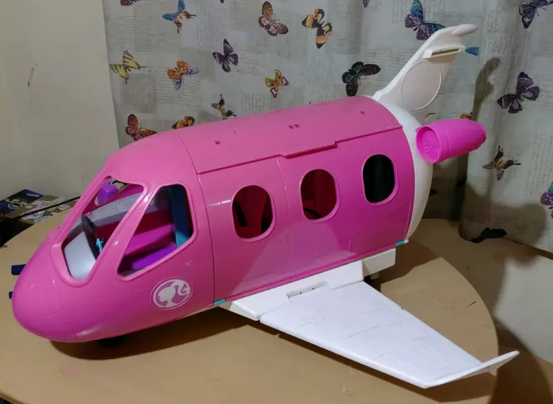 Avión de juguete rosa con acesorios  Barbie - 4