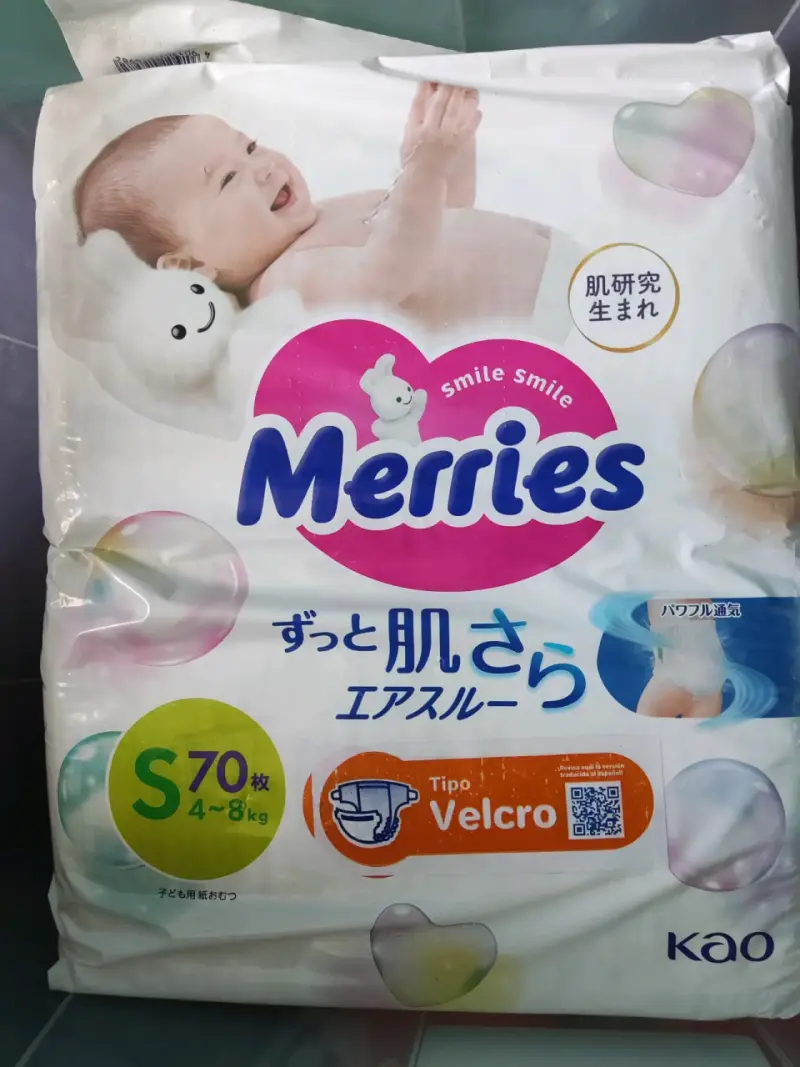 Pañales Merries S 70 unidades tipo Velcro - 2