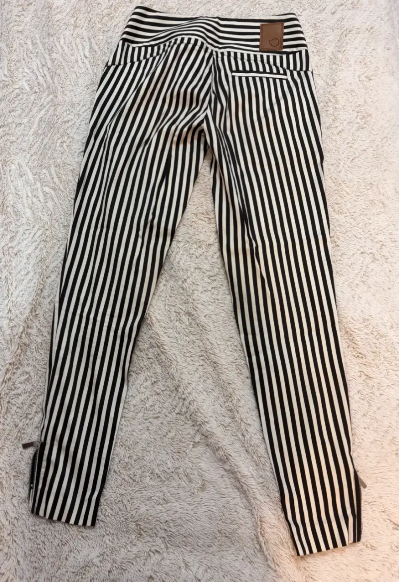 Pantalón a rayas blanco y negro con cierre - 2