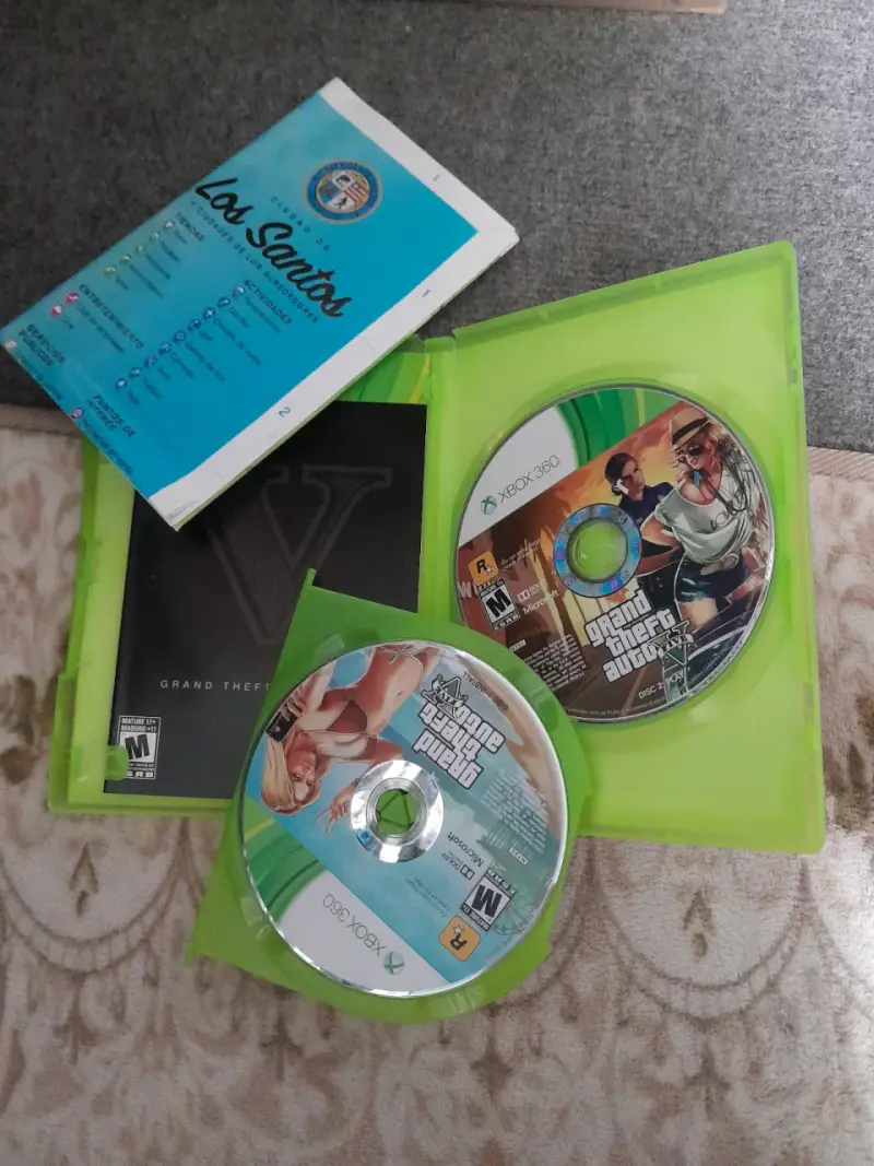 Juego Grand Theft Auto V para Xbox 360 con mapa - 1