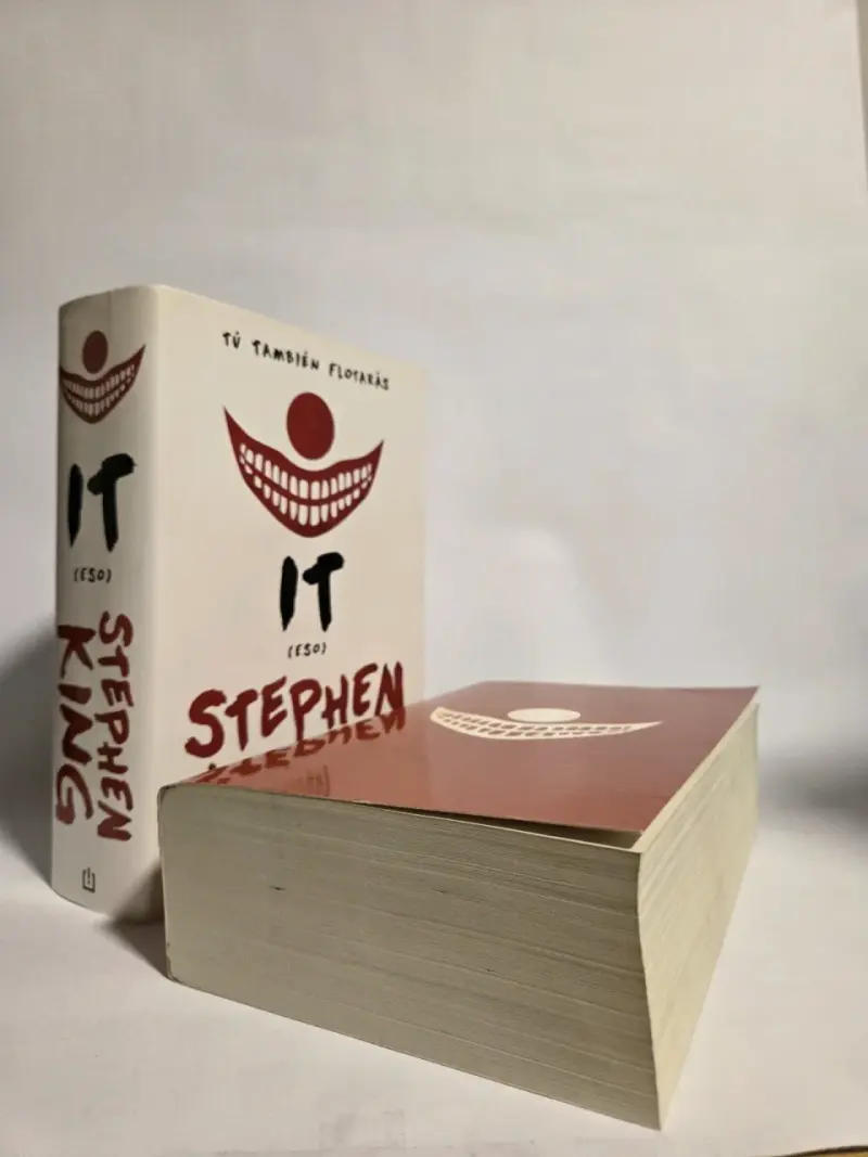 Libro 'It' de Stephen King en español - 4