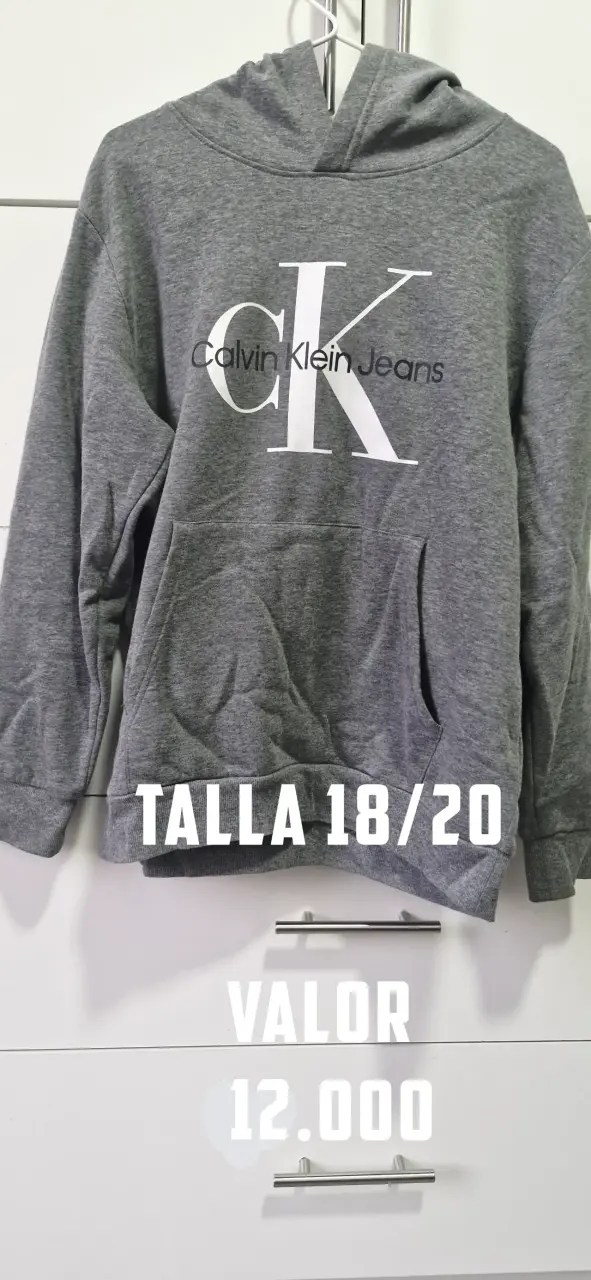 Polerón Calvin Klein Jeans gris talla 18/20