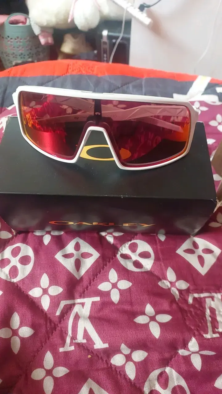Gafas de Sol Oakley Sutro Blancas con Lentes Rojas - 3