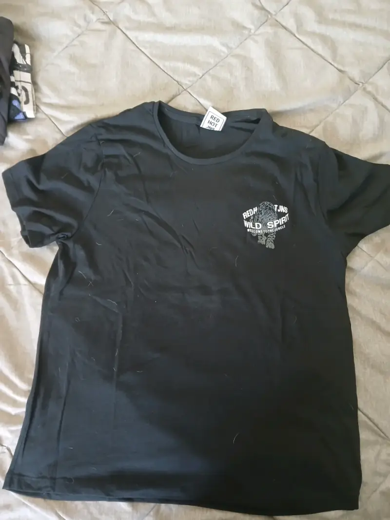 Polera negra Red Hot JNS Wild Spirit - 1