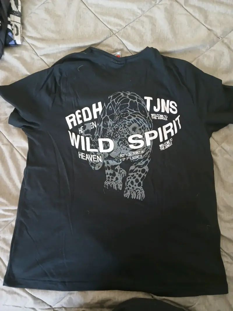 Polera negra Red Hot JNS Wild Spirit - 2