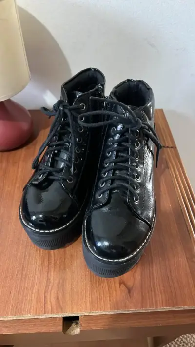 Botines negros de charol con plataforma - miniatura 1