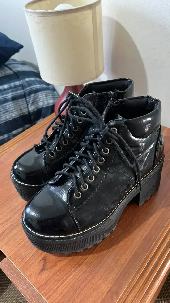 Botines negros de charol con plataforma - 2