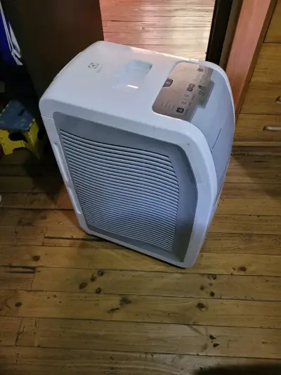 Aire acondicionado portátil Electrolux 12000 BTU - miniatura 1
