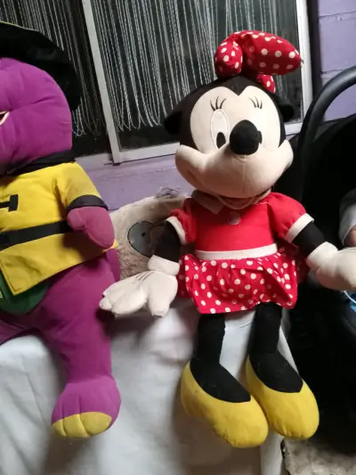 Peluche Barney con traje de bombero - miniatura 2
