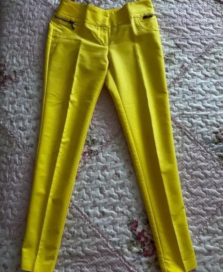 Pantalones amarillos con cierre decorativo talla38 - 1